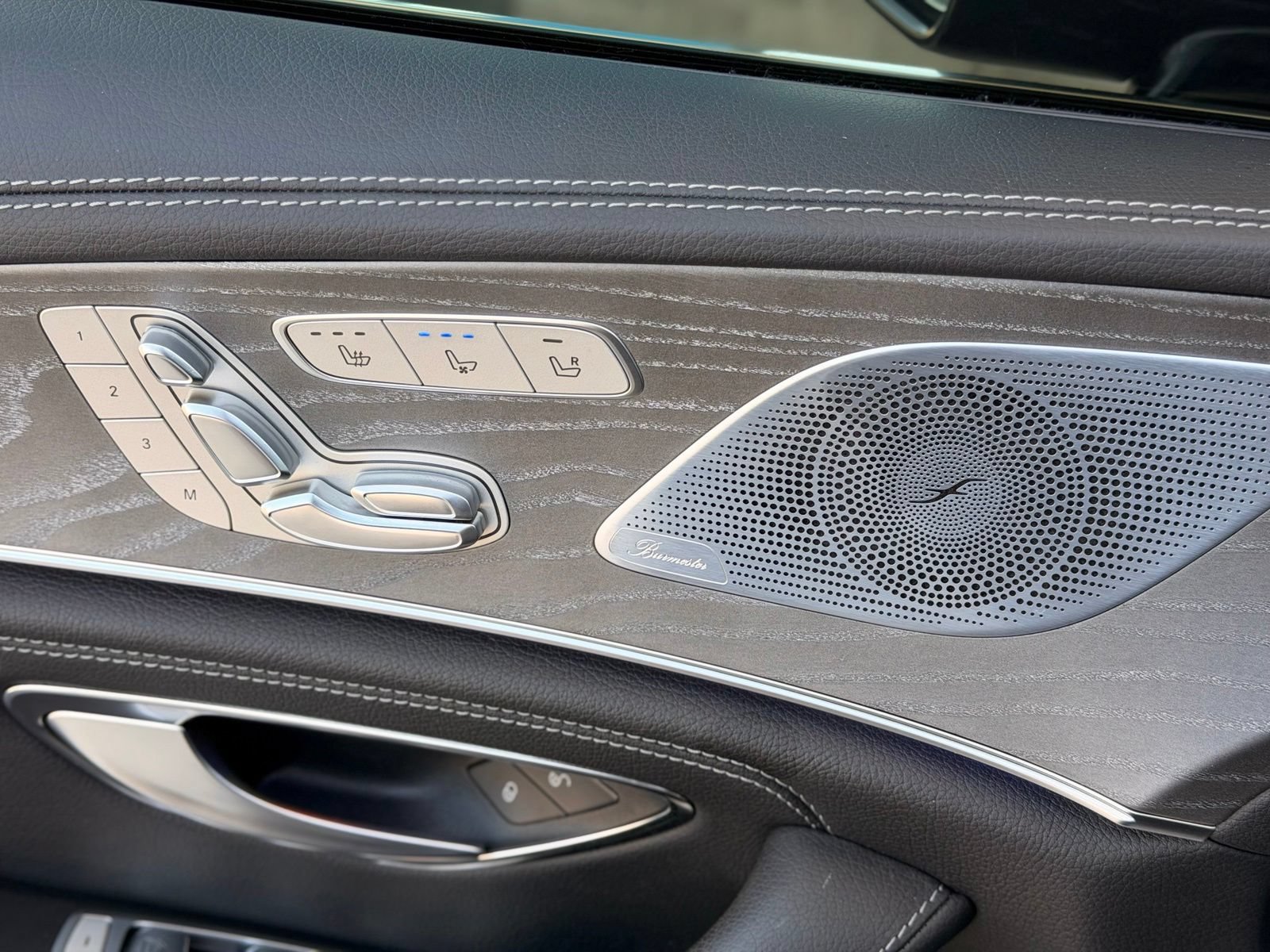 Used 2020 Mercedes-Benz CLS 450 4MATIC w/ Premium Package image 19