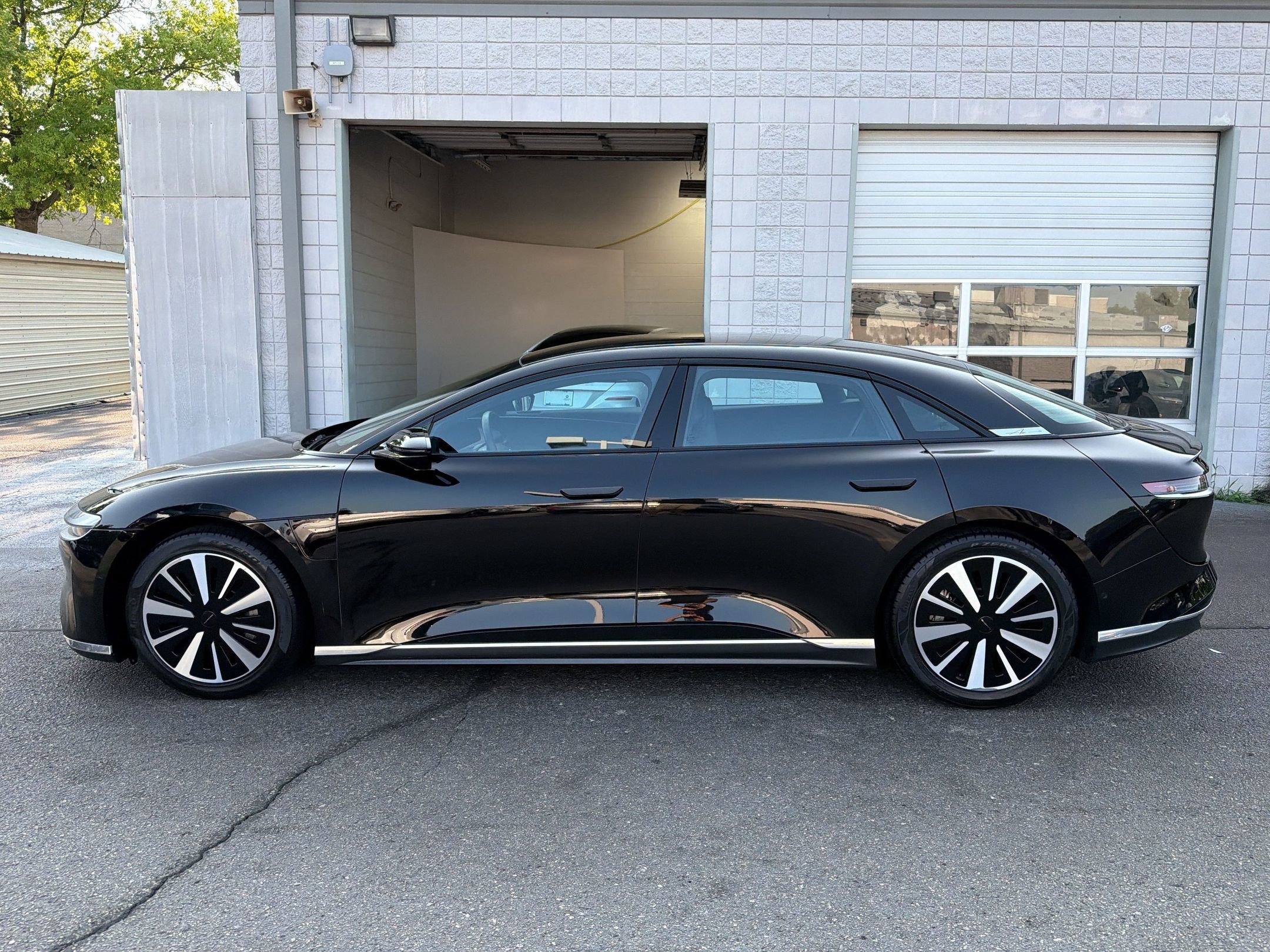 Used 2024 Lucid Air Pure RWD image 2