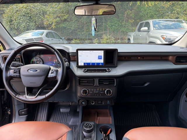 Used 2023 Ford Maverick Lariat w/ Lariat Luxury Package FWD image 12