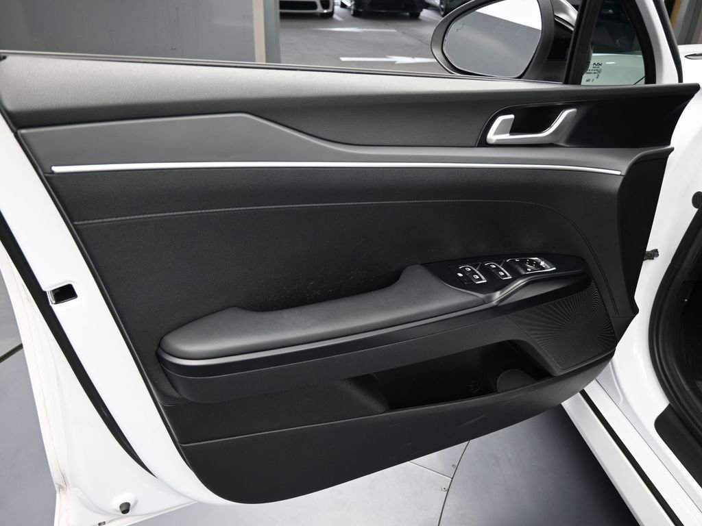 Used 2023 Kia K5 GT-Line image 16