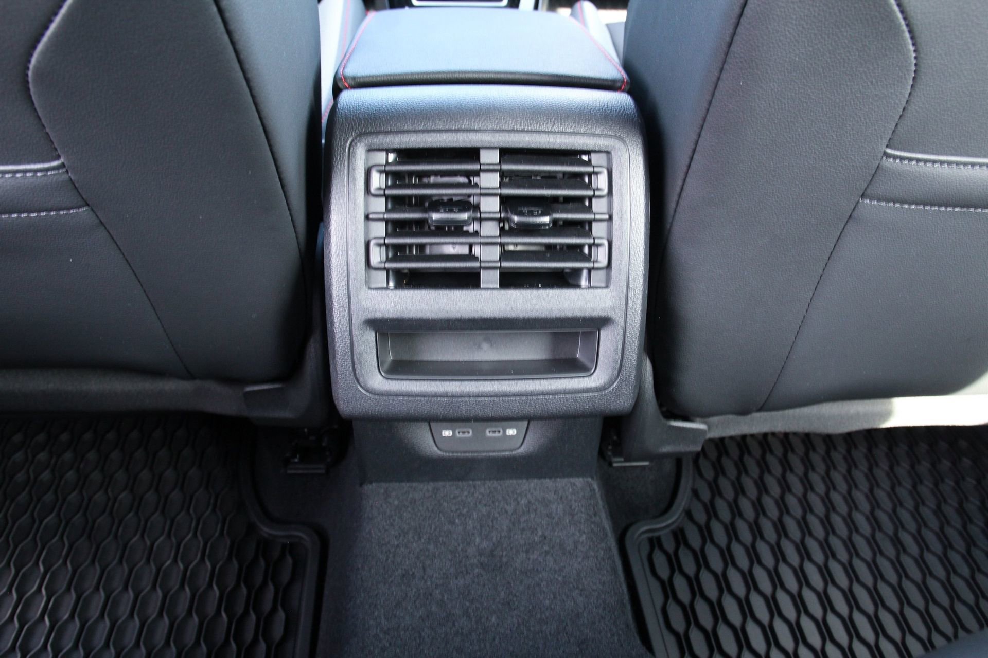 New 2026 Volkswagen GTI SE FWD image 28