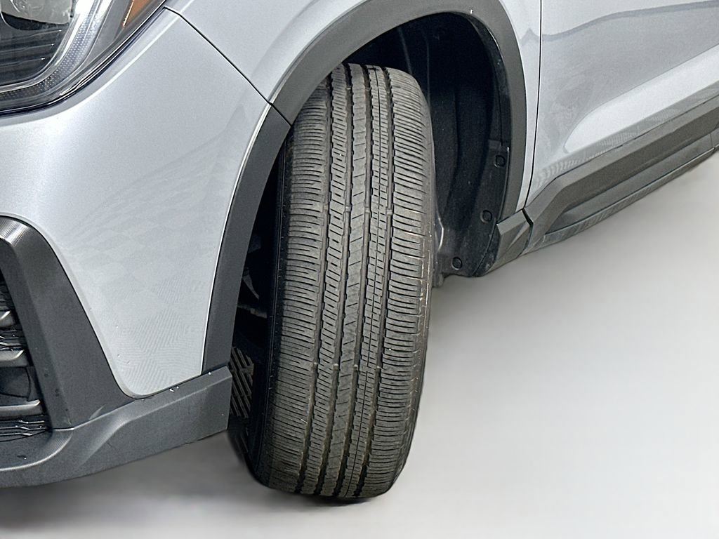 Used 2025 Subaru Ascent Premium image 25