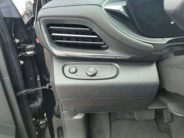 Used 2025 Buick Envista Preferred image 19