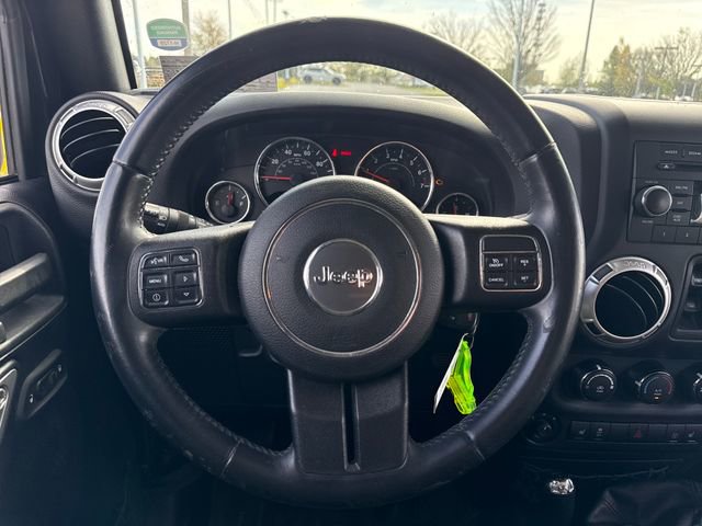 Used 2016 Jeep Wrangler Unlimited Rubicon w/ Connectivity Group image 20