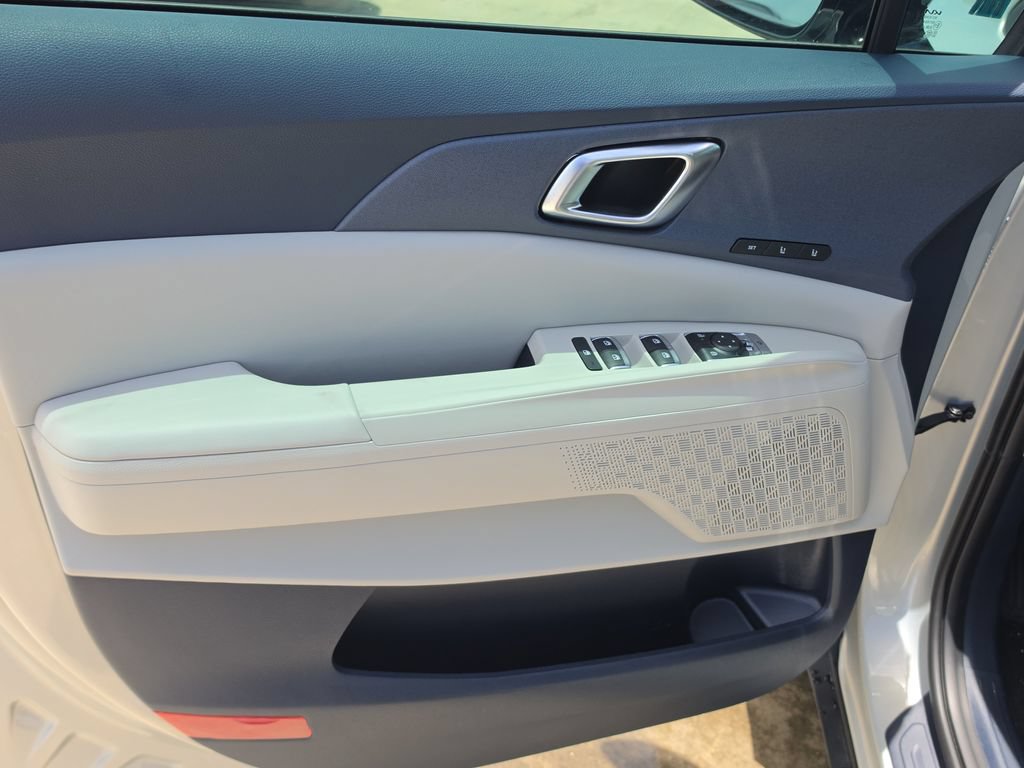 New 2026 Kia Carnival EX FWD image 19