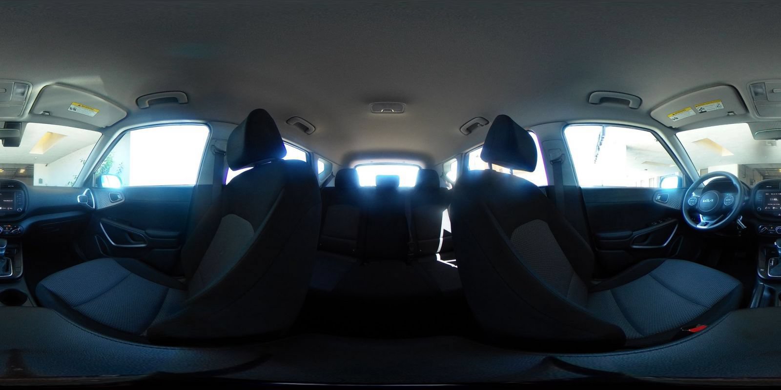 Used 2025 Kia Soul LX w/ LX Technology Package FWD image 35