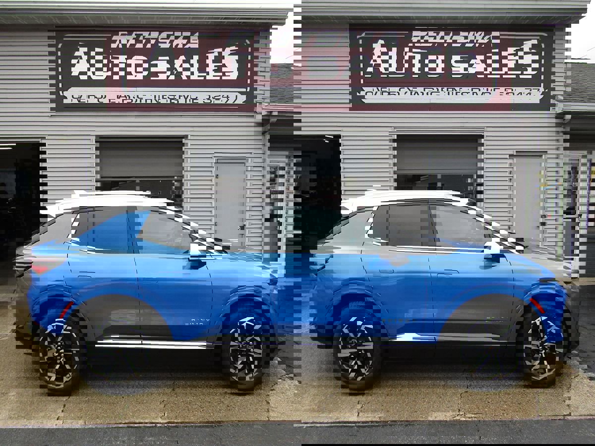 Used 2024 Chevrolet Equinox EV LT image 2