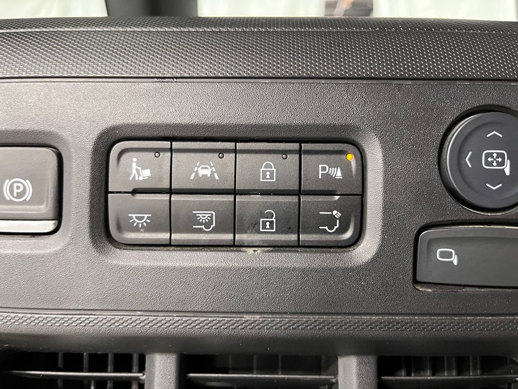 Used 2024 Chevrolet Brightdrop 400 w/ Commercial Equipment Package AWD/4WD image 19