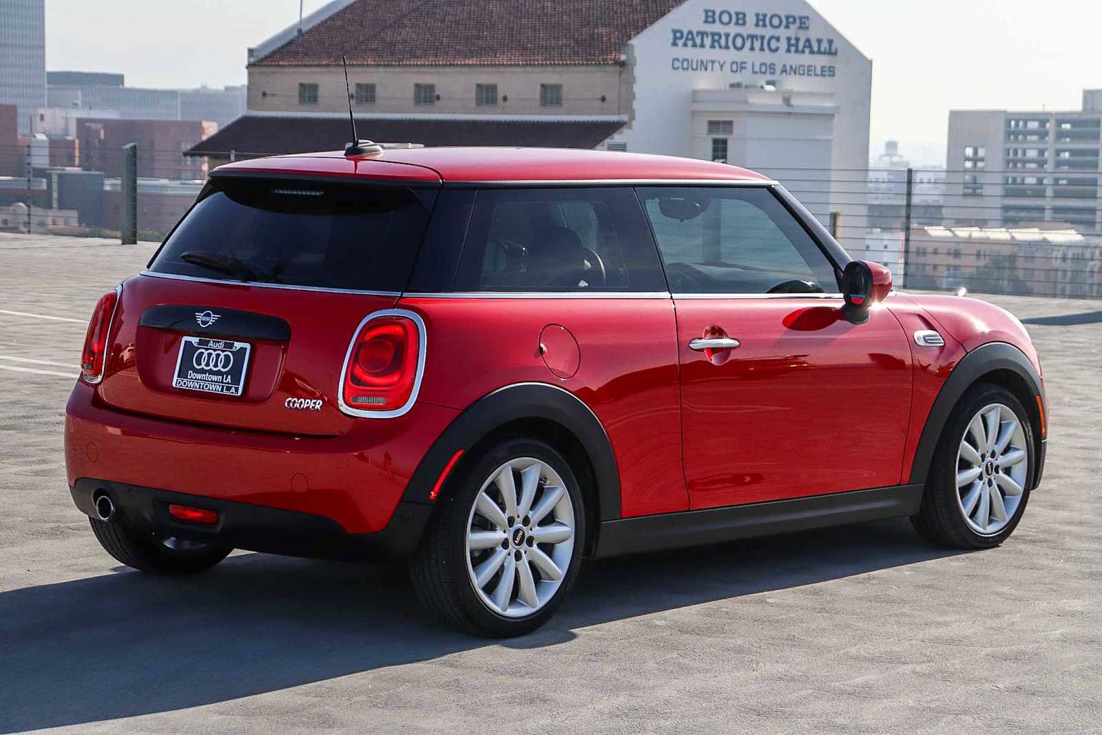 Used 2020 MINI Cooper 2-Door Hardtop image 4