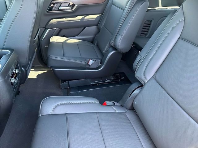 New 2026 GMC Yukon XL Denali w/ Denali Reserve Package image 12