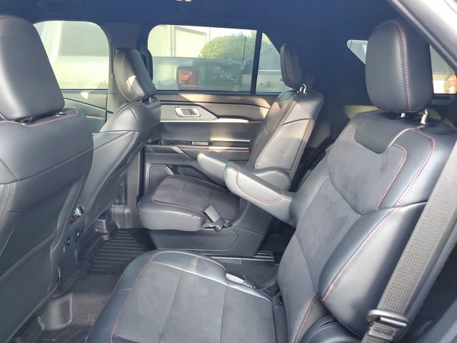 Used 2025 Ford Explorer ST RWD image 11