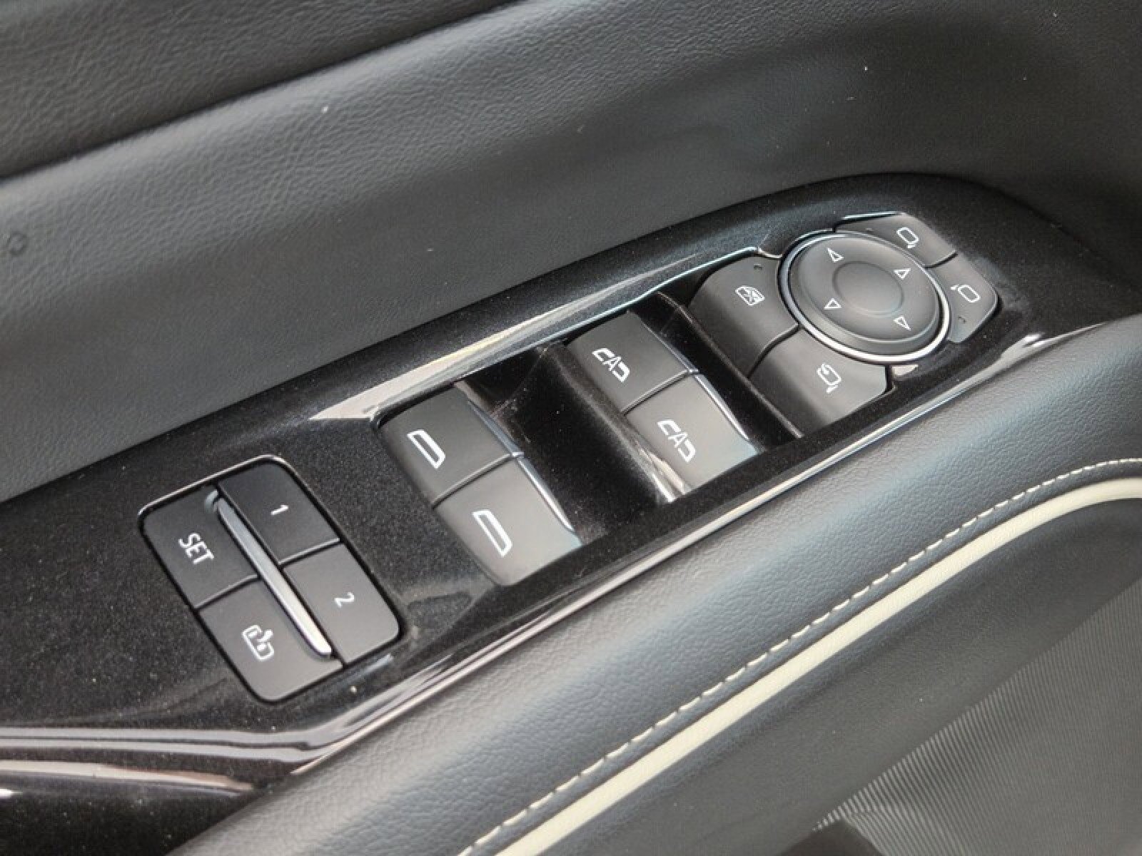Used 2022 Cadillac Escalade Premium Luxury AWD/4WD image 26