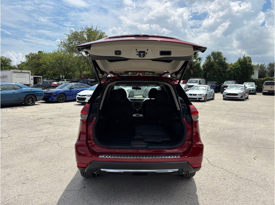 Used 2018 Nissan Rogue SV FWD image 39