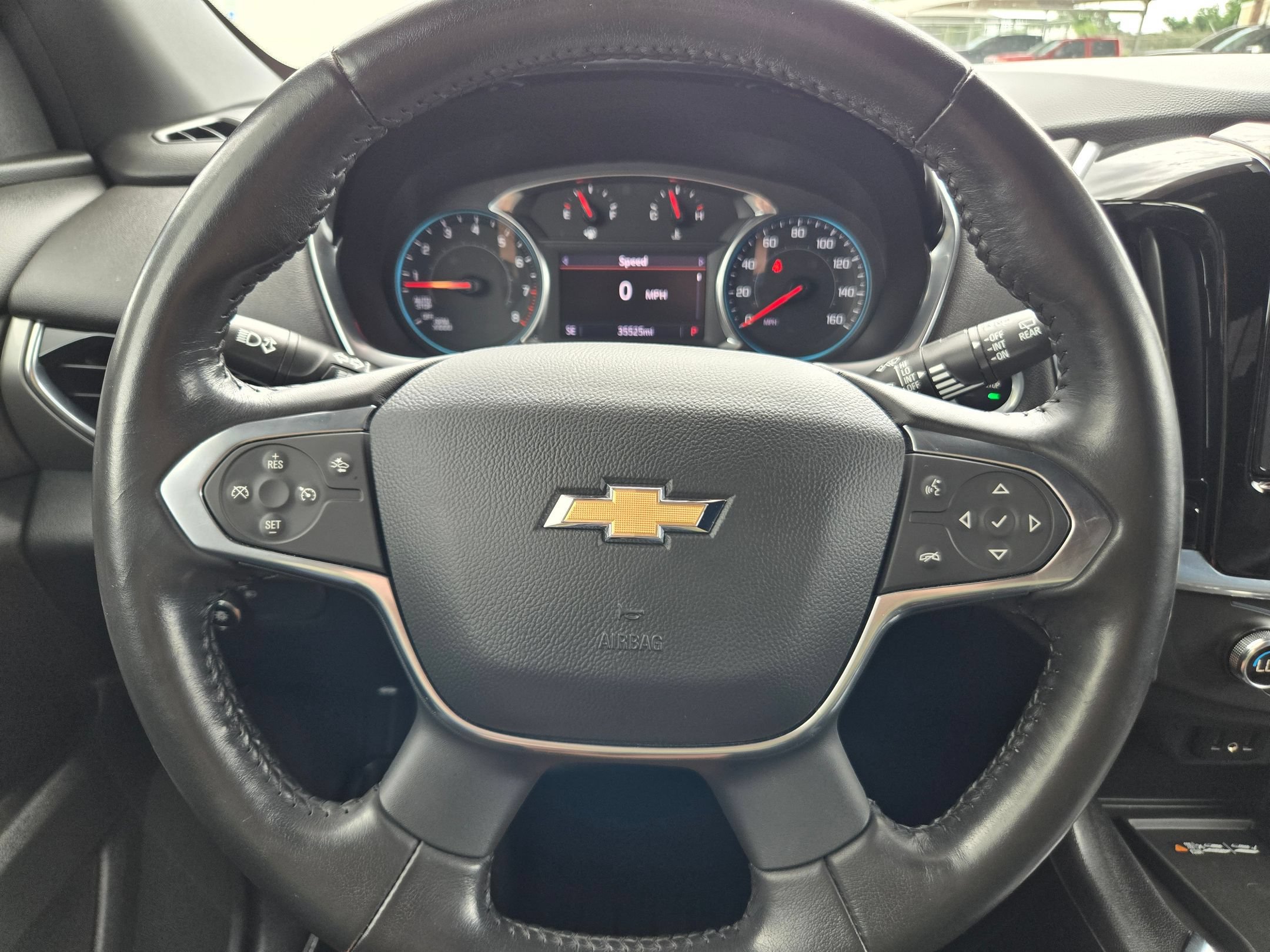 Used 2022 Chevrolet Traverse LT FWD image 11