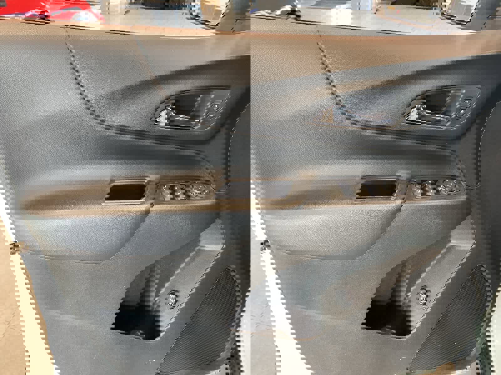 Used 2020 Chevrolet Equinox LT image 18