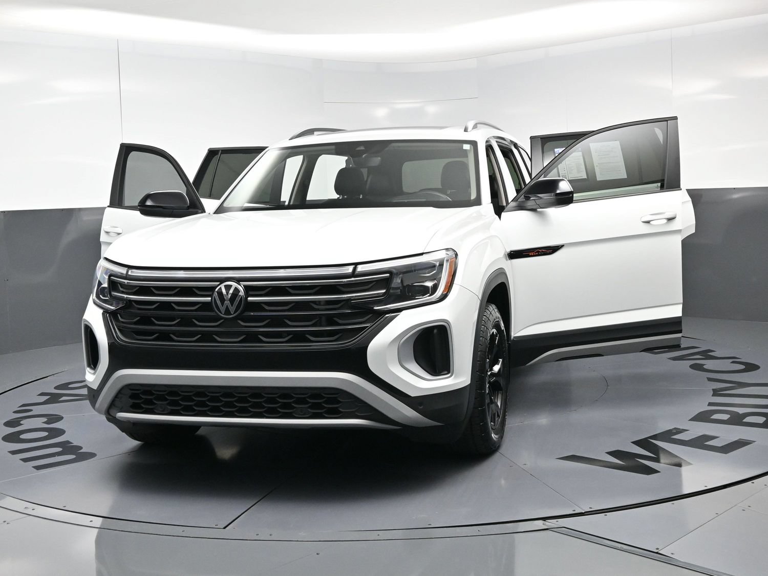 Used 2024 Volkswagen Atlas Peak Edition SEL AWD/4WD image 24