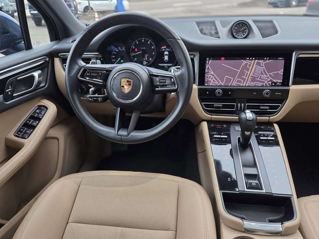 Used 2023 Porsche Macan AWD image 21