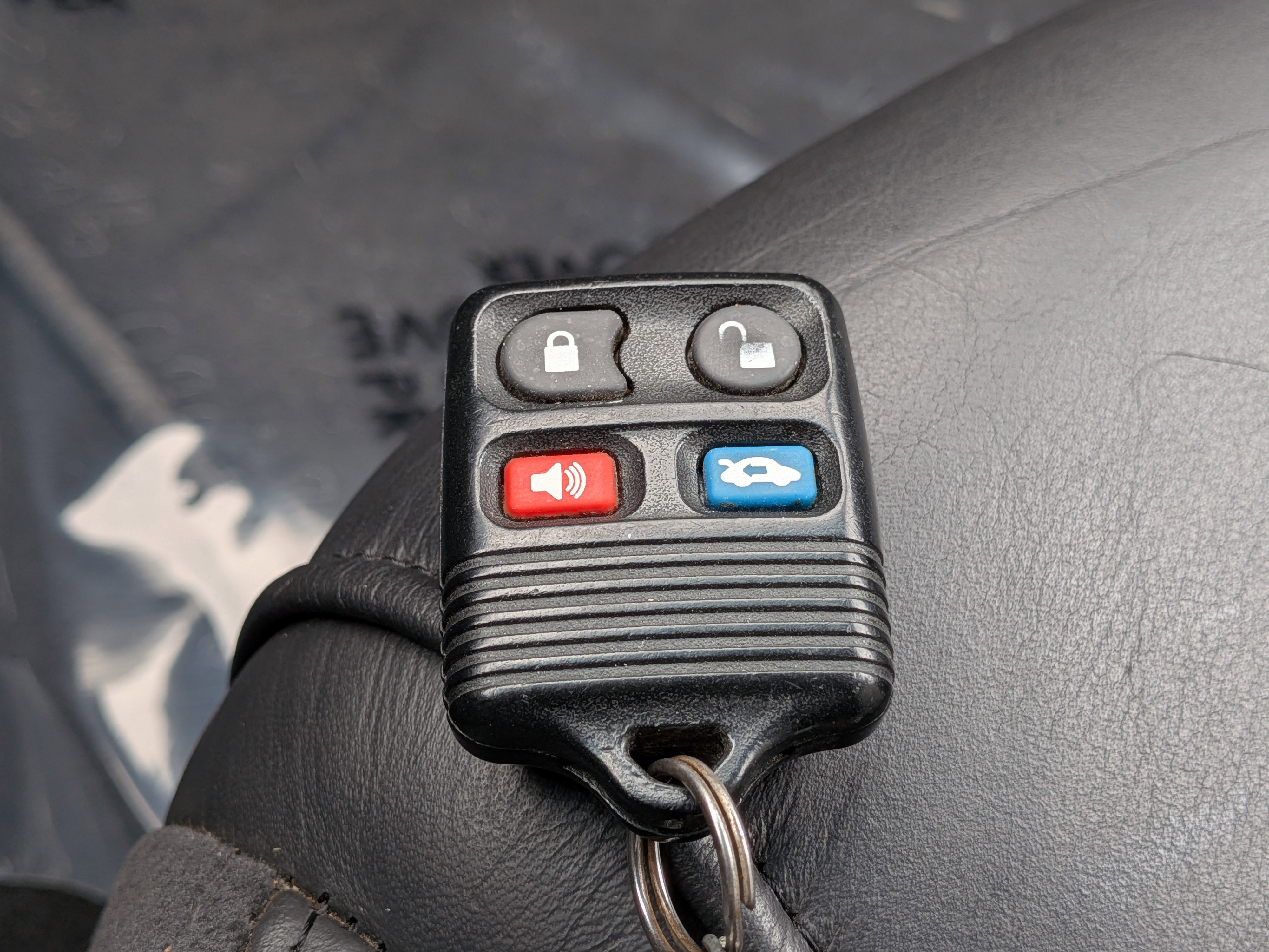 Used 2002 Ford Thunderbird image 31