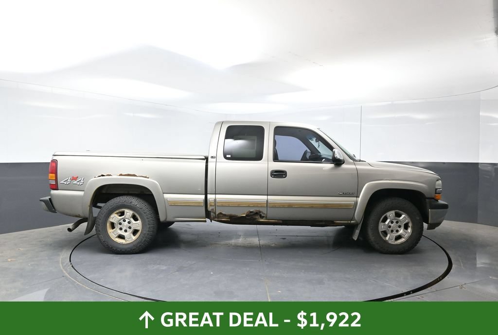 Used 2001 Chevrolet Silverado 1500 LS w/ Firm Ride Suspension Pkg AWD/4WD image 2