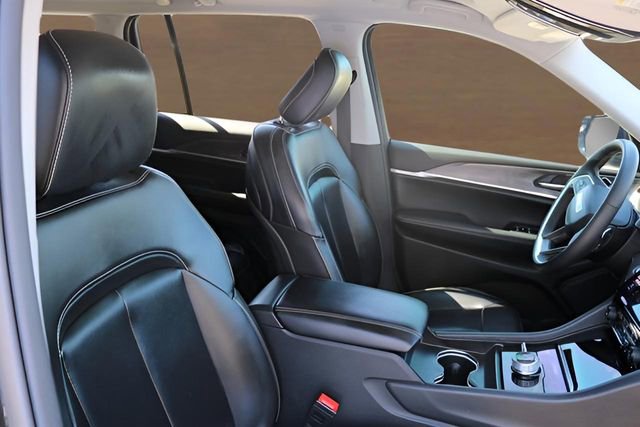 Used 2024 Jeep Grand Cherokee Limited image 20