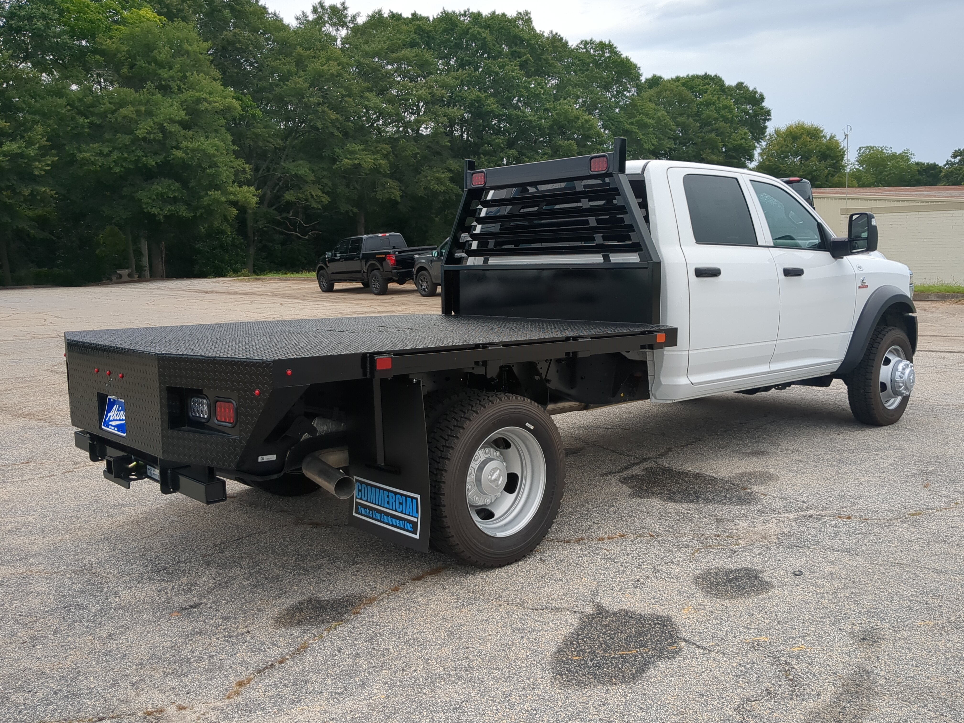 New 2026 RAM 5500 Tradesman w/ Chrome Appearance Group AWD/4WD image 3