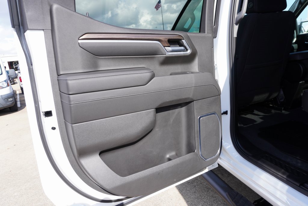 Used 2022 Chevrolet Silverado 1500 LT w/ Convenience Package II image 18