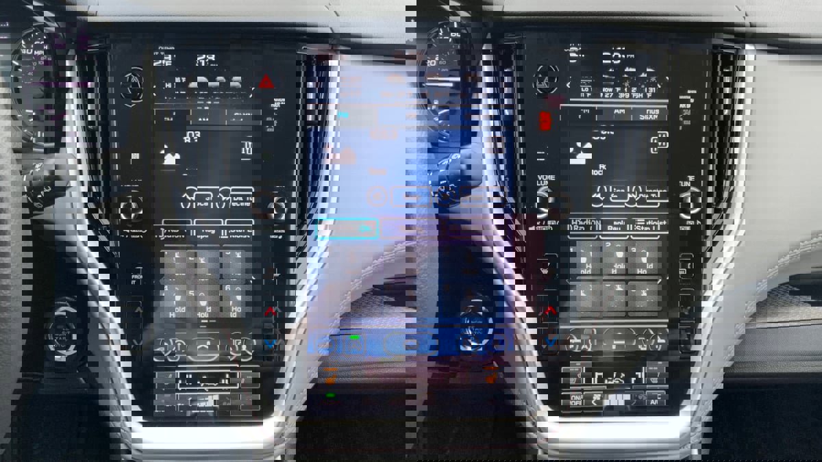 Used 2023 Subaru Outback Premium image 13