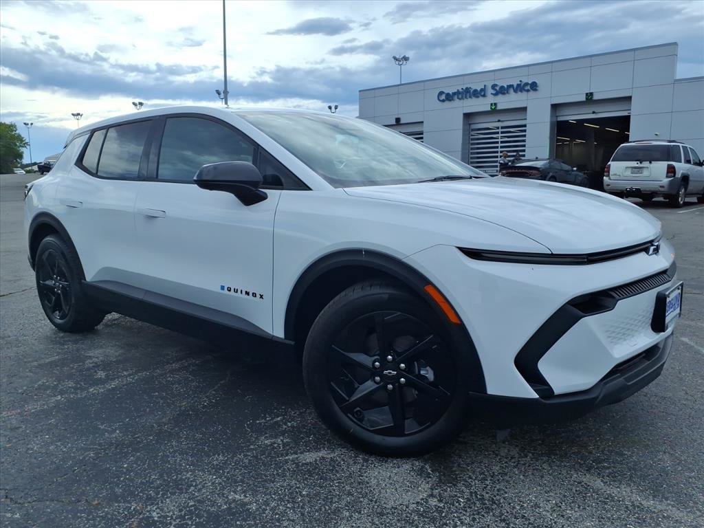 New 2026 Chevrolet Equinox EV LT w/ Comfort Package FWD image 2