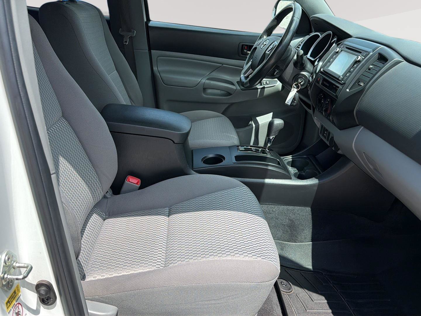 Used 2015 Toyota Tacoma 4x4 Double Cab w/ Convenience Package image 16