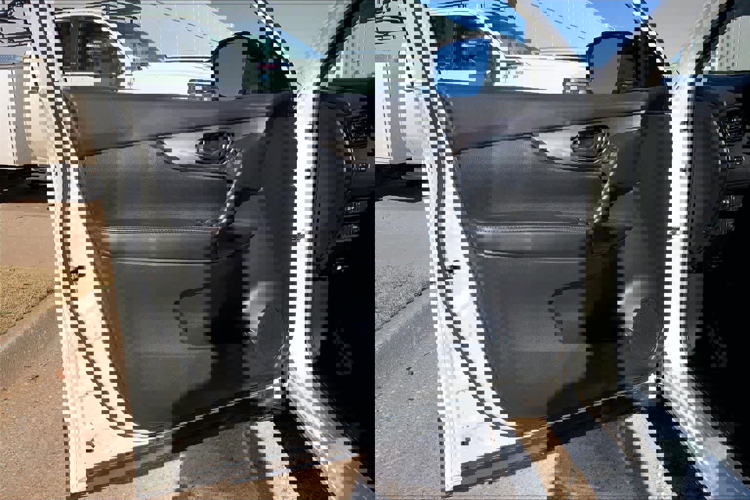 Used 2022 Nissan Rogue Sport S image 21