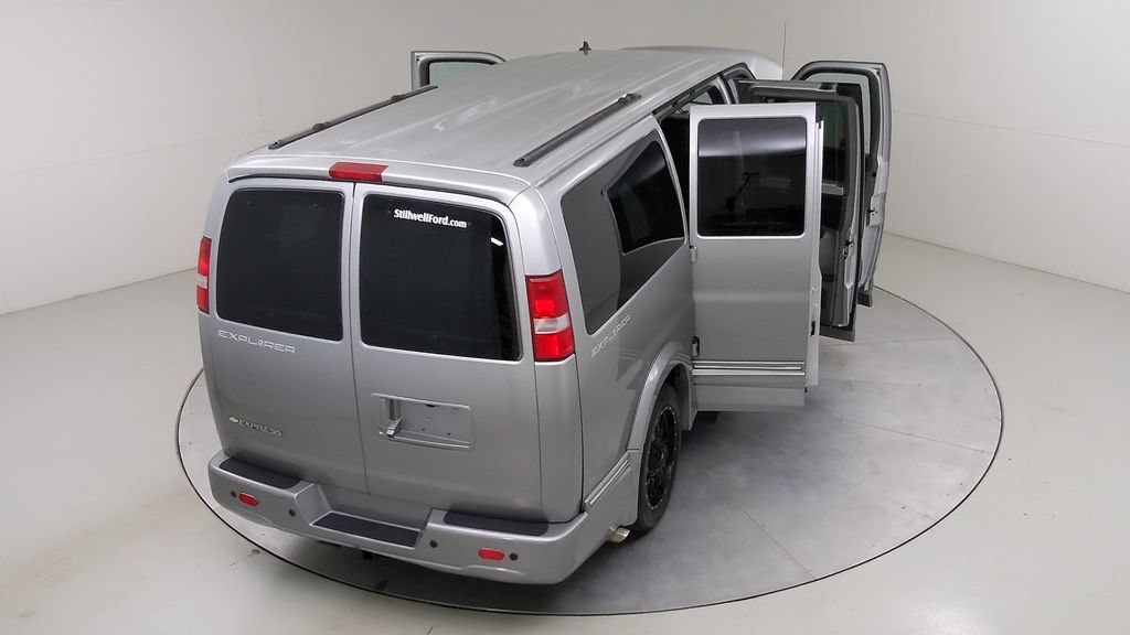 Used 2020 Chevrolet Express 2500 w/ Enhanced Convenience Package RWD image 53