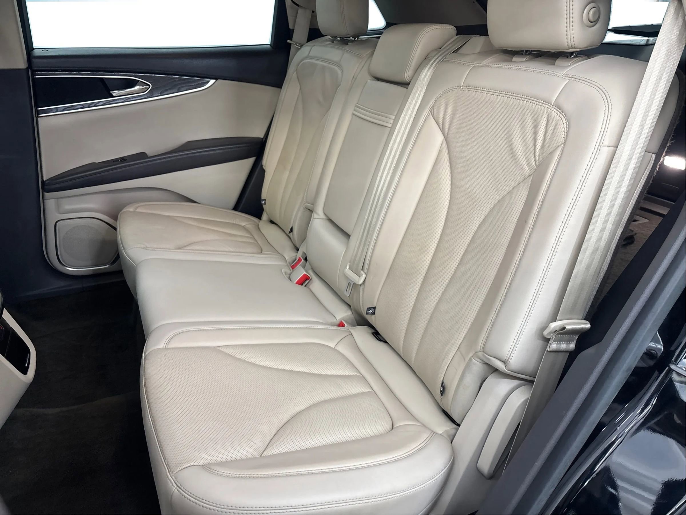 Used 2018 Lincoln MKX Reserve w/ Lincoln MKX Climate Package image 14