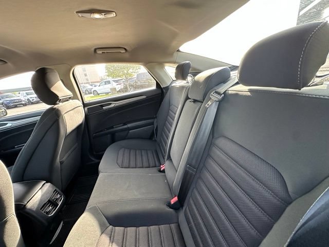 Used 2017 Ford Fusion SE w/ Fusion SE Technology Package FWD image 30