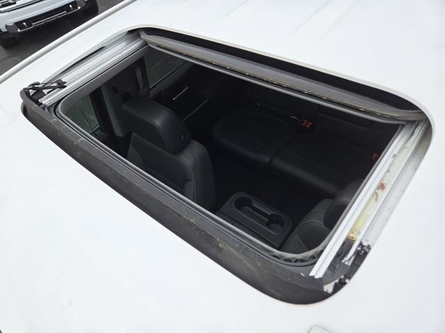 Used 2021 Chevrolet Silverado 1500 LTZ AWD/4WD image 3