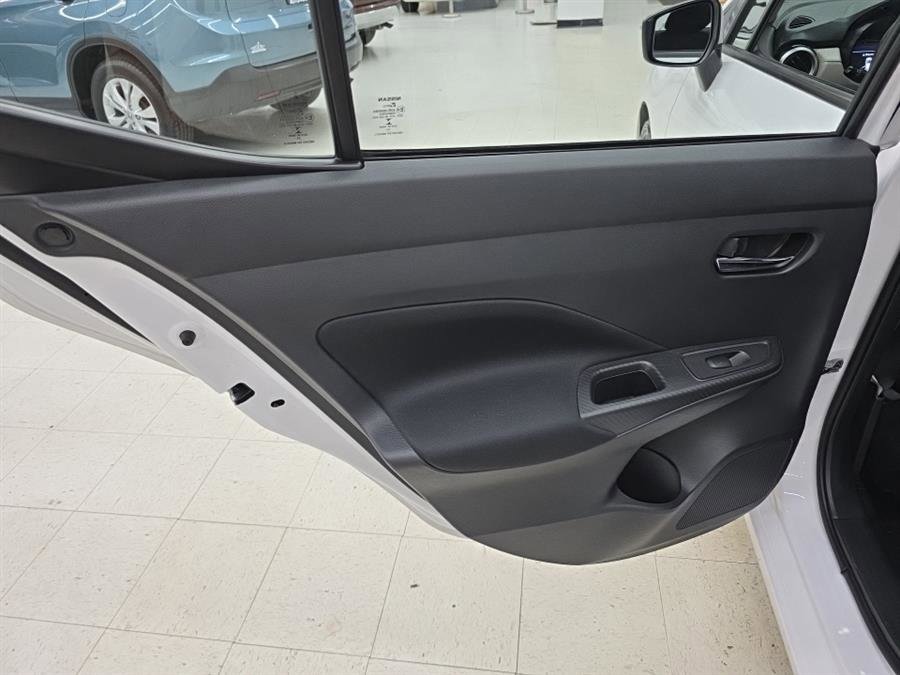 Used 2021 Nissan Versa SV image 13