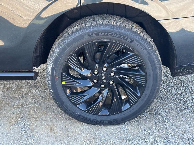 New 2026 Lincoln Navigator Reserve image 9