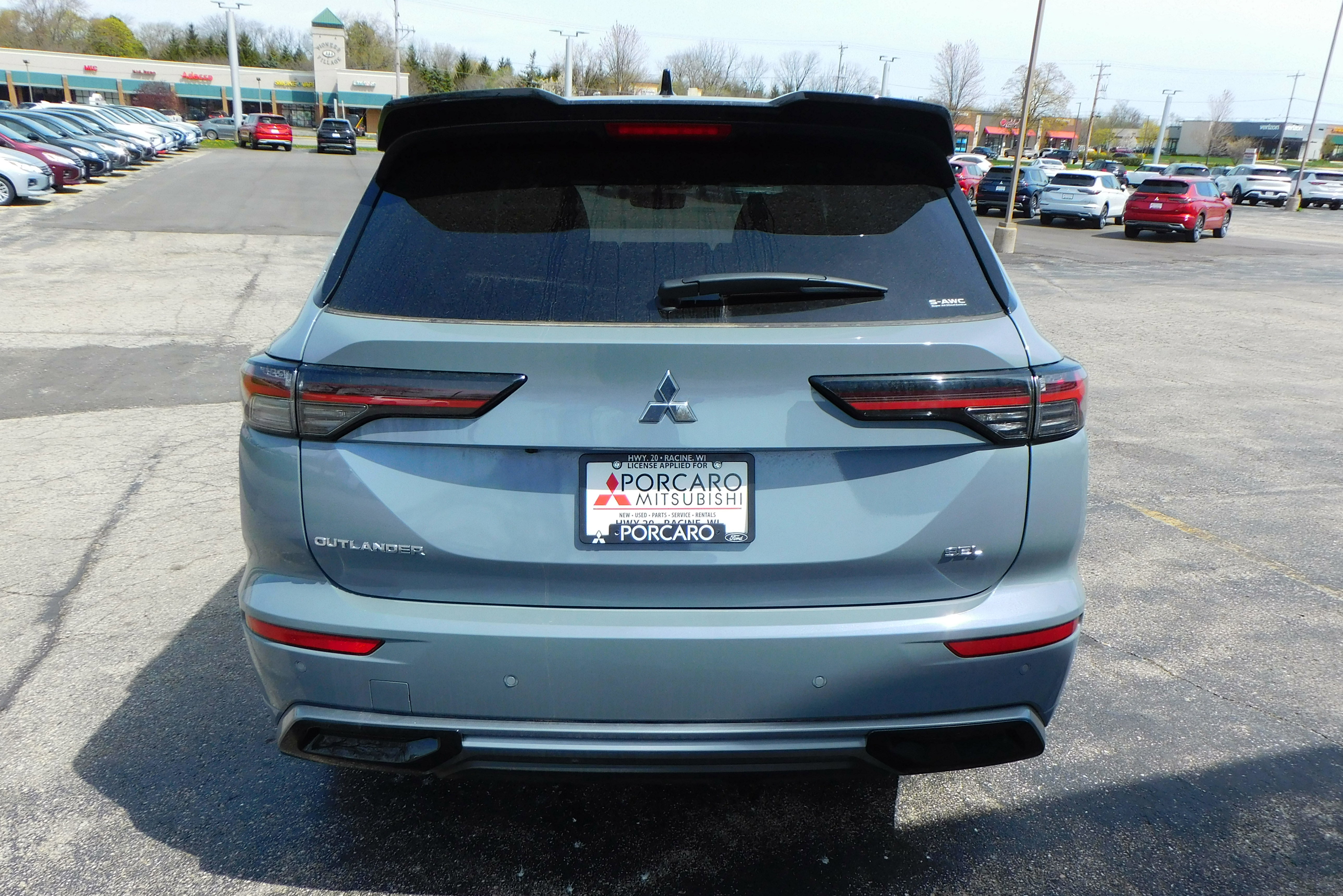 Used 2025 Mitsubishi Outlander SEL image 6