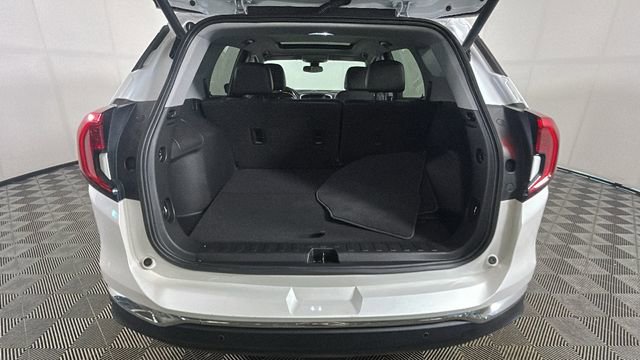Used 2022 GMC Terrain SLT FWD image 28
