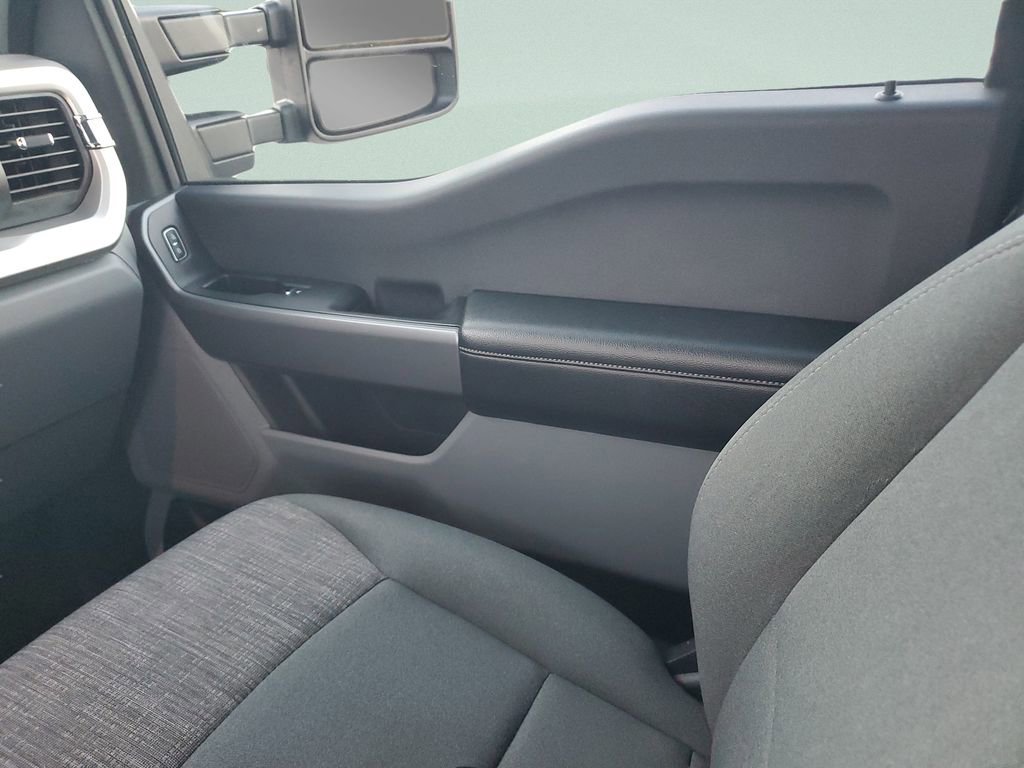 Used 2025 Ford F250 XLT image 24