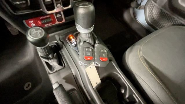 Used 2024 Jeep Wrangler Unlimited AWD/4WD image 29