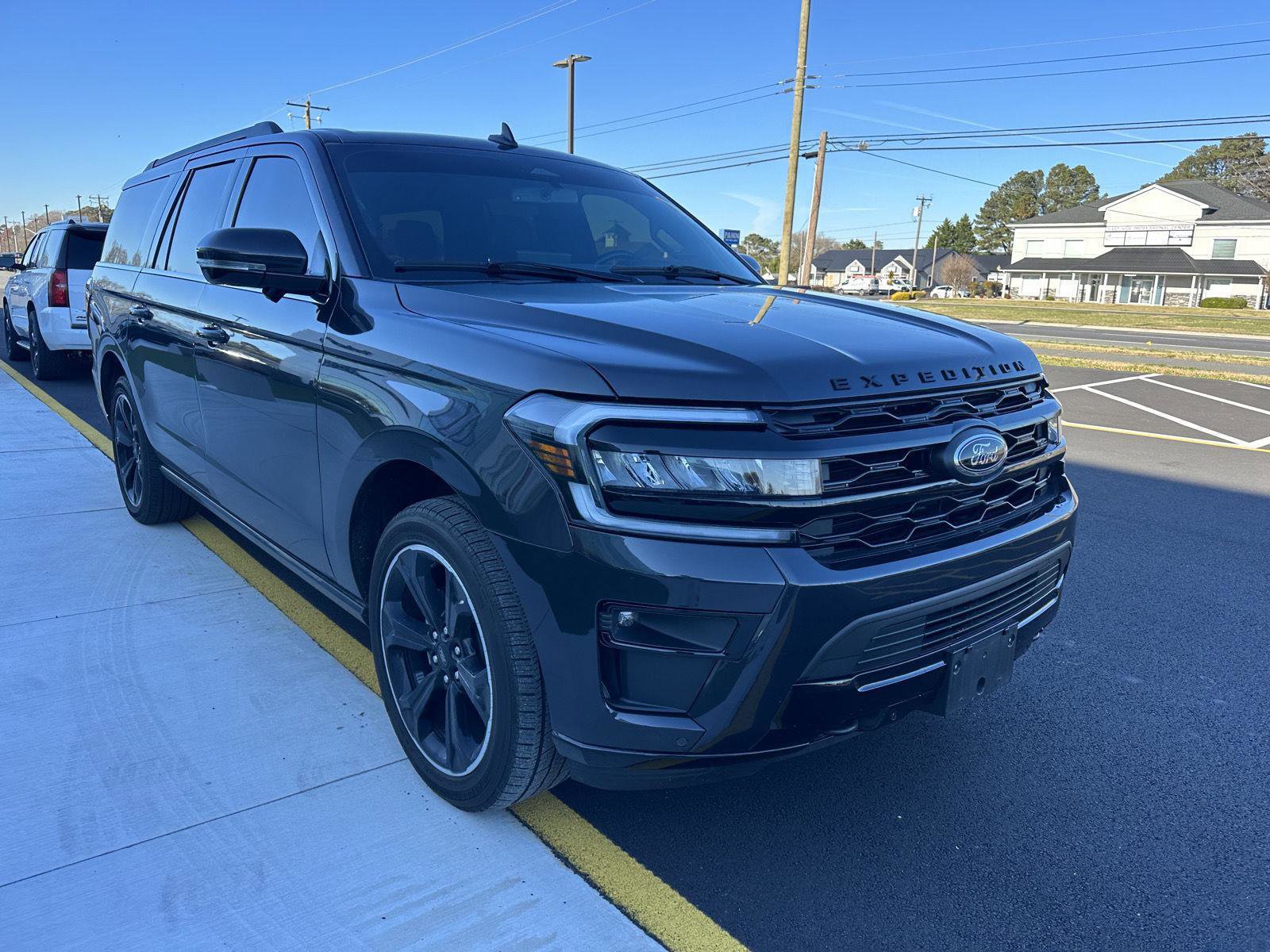 Used 2024 Ford Expedition Max Limited image 3