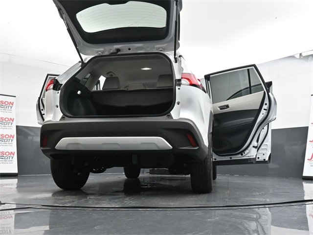 Used 2025 Toyota Corolla Cross L image 29