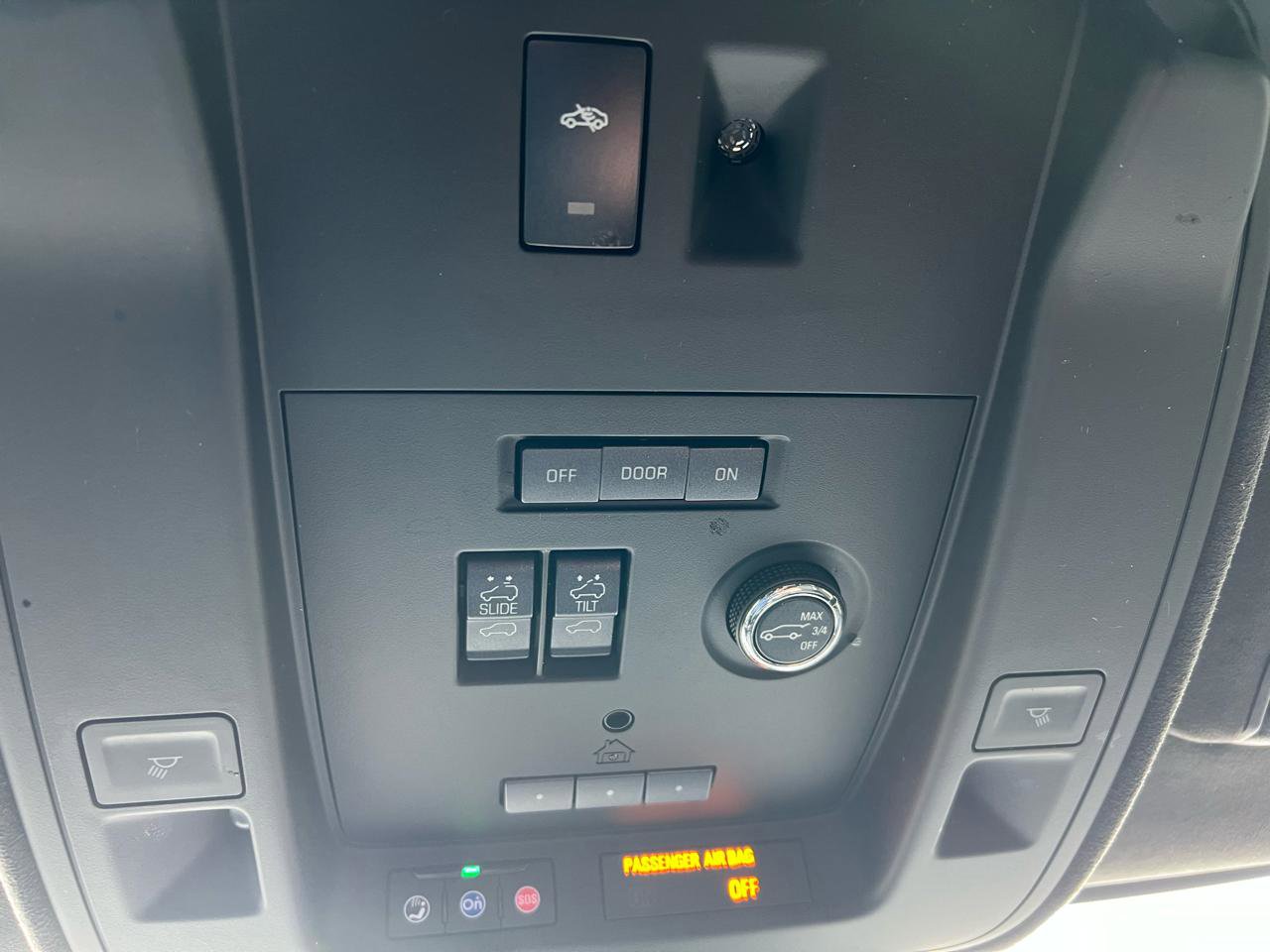 Used 2018 Cadillac Escalade Platinum image 68