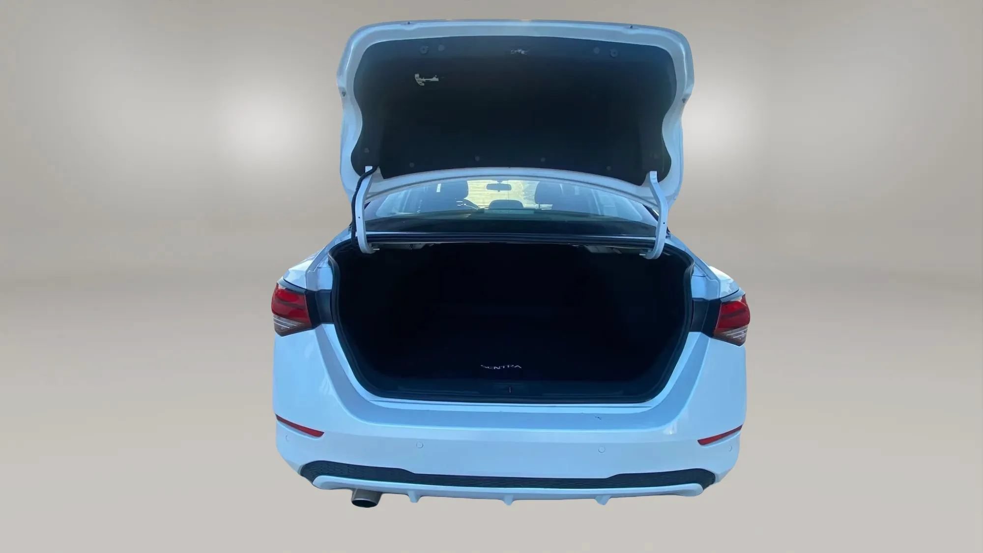 Used 2024 Nissan Sentra SR FWD image 27