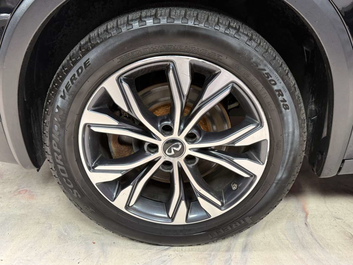 Used 2018 INFINITI QX30 Premium w/ Navigation Package AWD/4WD image 36
