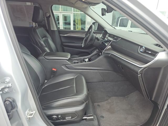 Used 2024 Jeep Grand Cherokee L Limited image 28