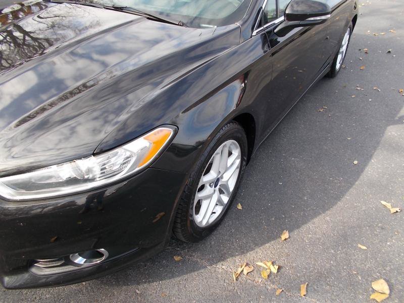 Used 2015 Ford Fusion SE w/ Equipment Group 202A image 8