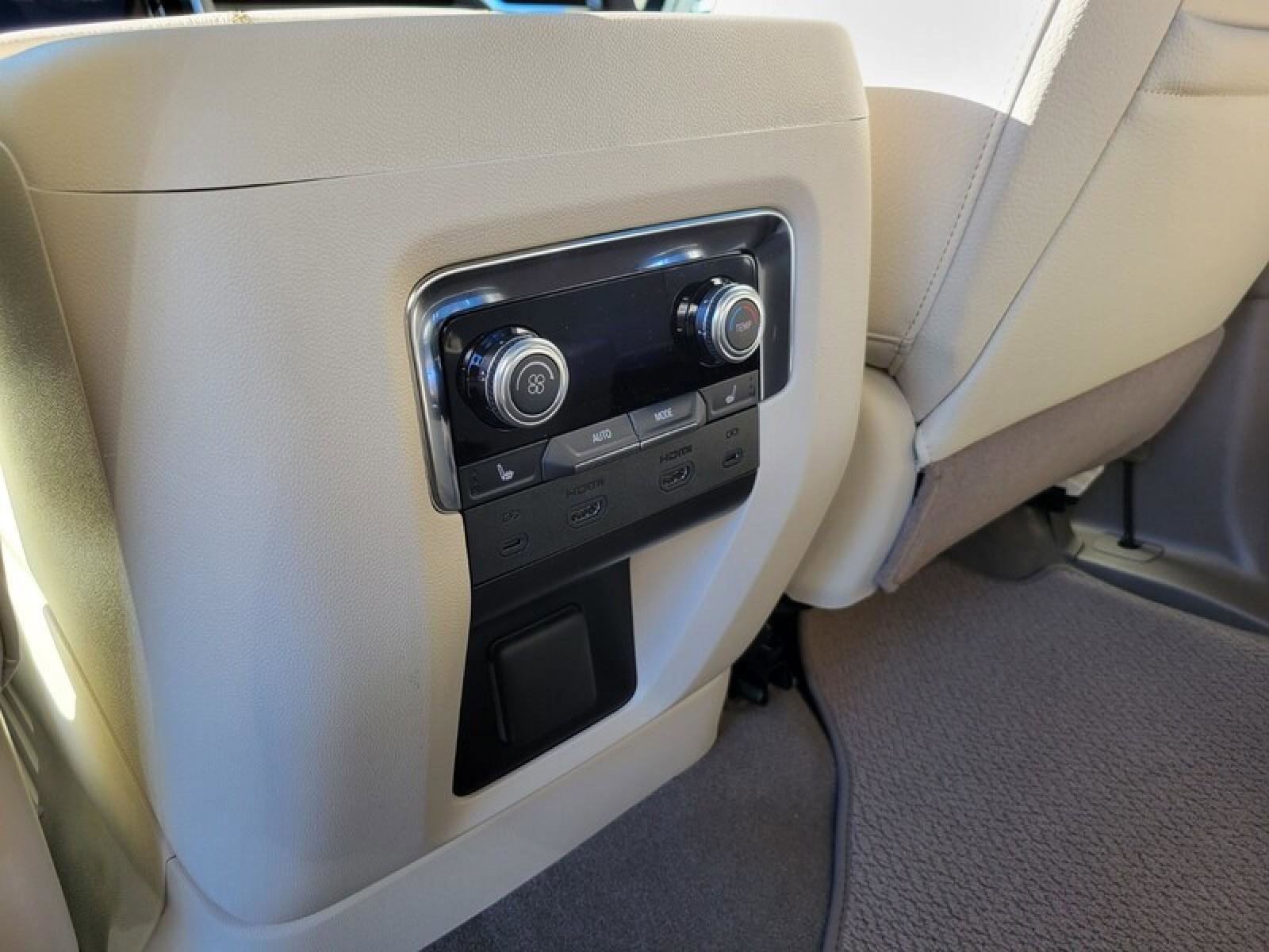 New 2026 GMC Yukon XL Denali w/ Denali Reserve Package image 30