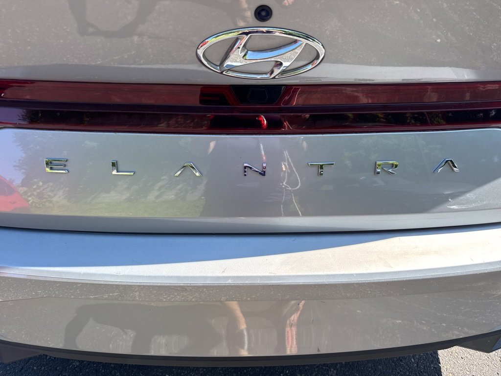 Used 2023 Hyundai Elantra SEL image 10