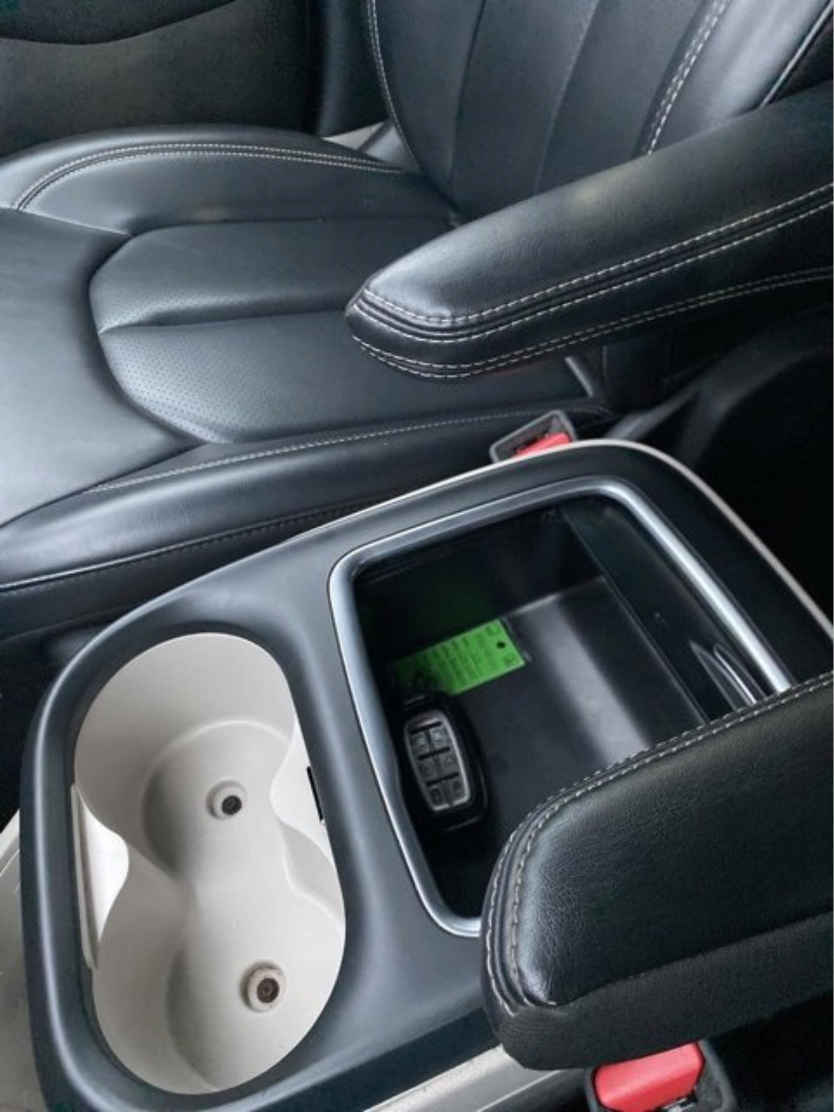 Used 2023 Chrysler Pacifica Touring-L image 25